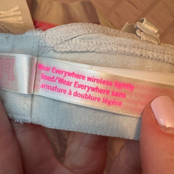 NWOT heather grey PINK Victoria’s Secret lightly lined wireless bra - Picture 8 of 8
